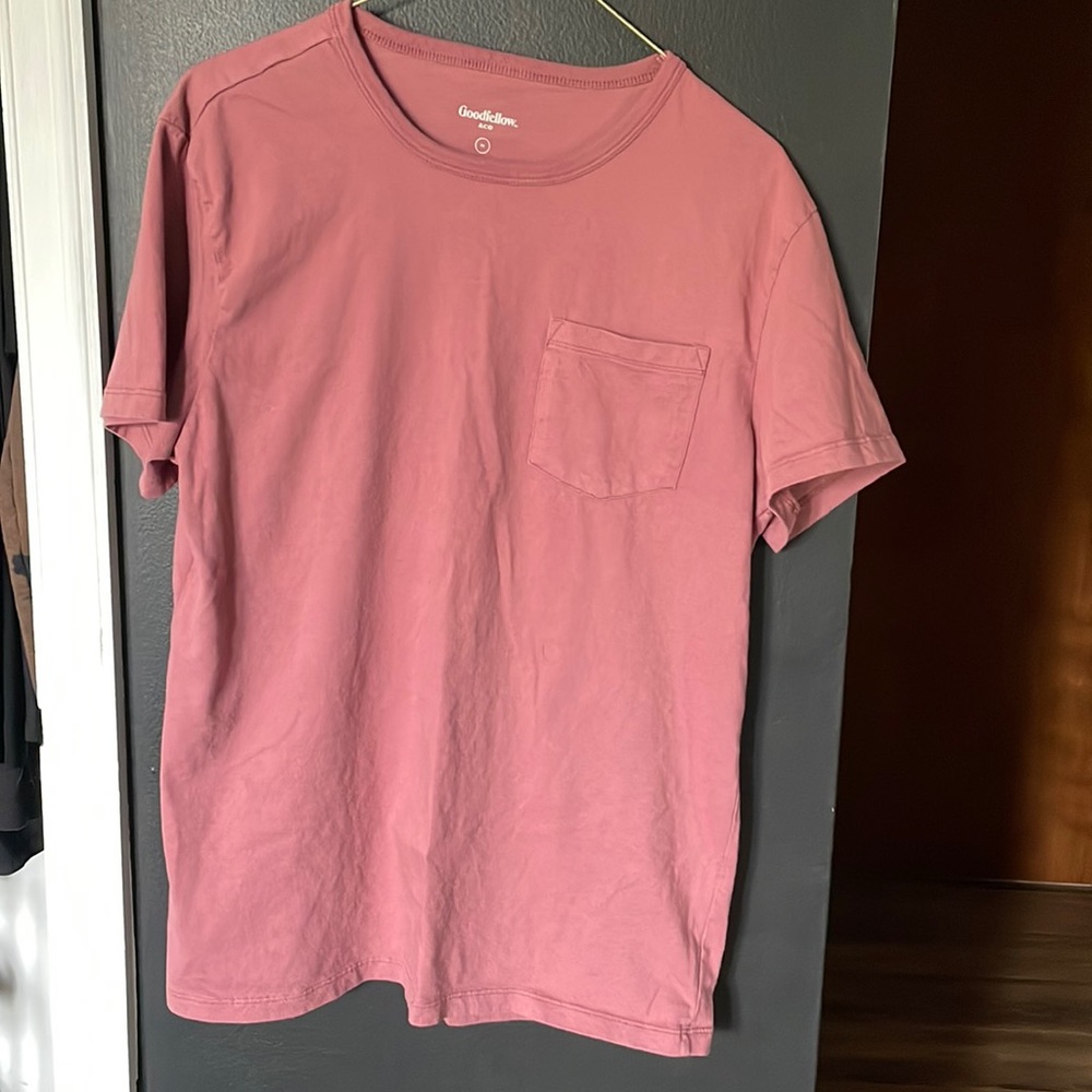 Mens pink hood fellow pocket tee